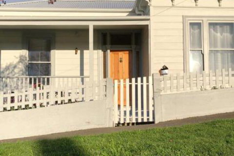 La Casa Cabrera - Tourism Caloundra 4