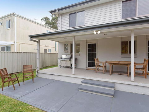 Beauty & The Beach 88 Foreshore Drive Large Home With WIFI & Water Views - Tourism Caloundra 2