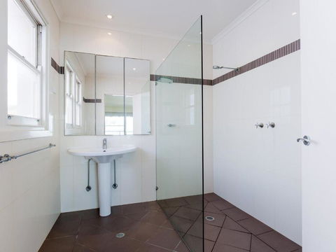 Filoli 91 Foreshore Drive Huge Waterfront Home - Tourism Caloundra 6