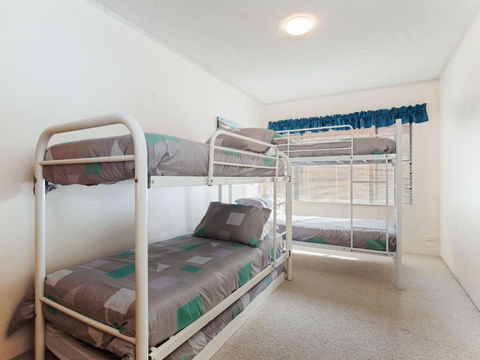 Casa Mia 1 / 8 Catalina Close Between Little Beach & Shoal Bay Beach - Tourism Caloundra 5
