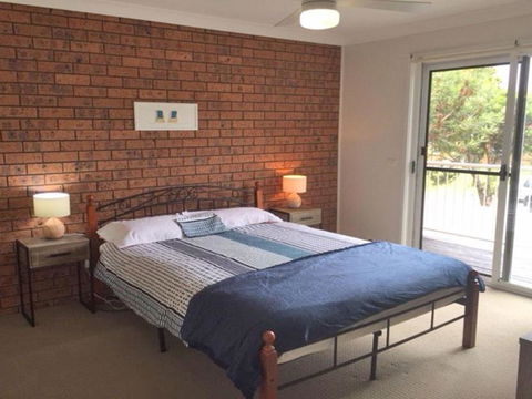 2 / 10 Catalina Close Walk To Shoal Bay Beach - Tourism Caloundra 2
