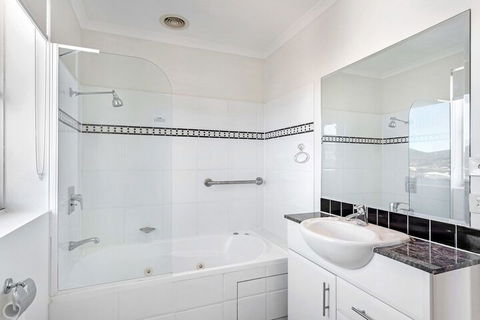 Barrington Unit 814 / 43 45 Shoal Bay Road - Tourism Caloundra 2