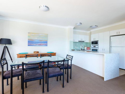 Aquarius Apartment 4 - Tourism Caloundra 2