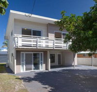 SeaHaven 2 Richardson Ave Large home with Aircon Smart TV WIFI Netflix  Boat Parking - Tourism Caloundra