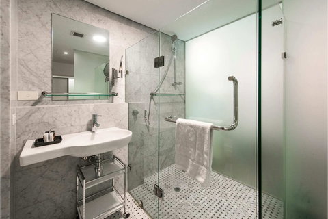 Modern Room With Rooftop Terrace Located Centrally - Tourism Caloundra 4