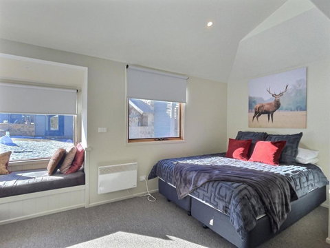 Vertical Limit - Tourism Caloundra 2