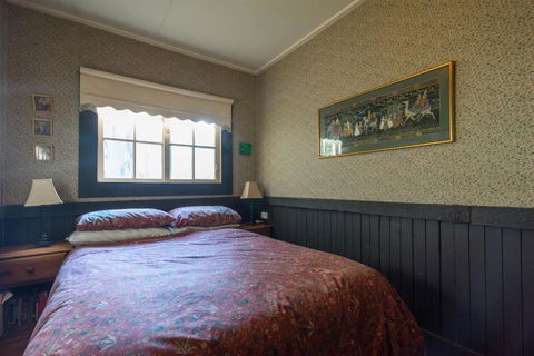 Walhalla Coach House - Tourism Caloundra 2