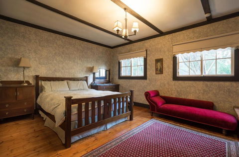 Walhalla Coach House - Tourism Caloundra 5