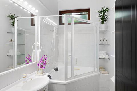 The Bay House Whitsundays - Tourism Caloundra 3