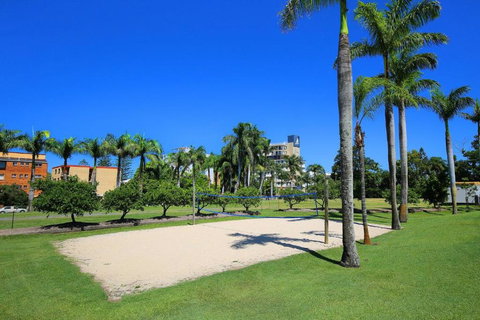 Resort Style The Oasis Resort Villa 7 2 Landsborough Pde - Tourism Caloundra 2