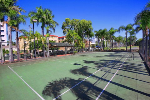 Resort Style The Oasis Resort Villa 7 2 Landsborough Pde - Tourism Caloundra 5