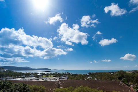 Getaway Ocean Views - Tourism Caloundra 0