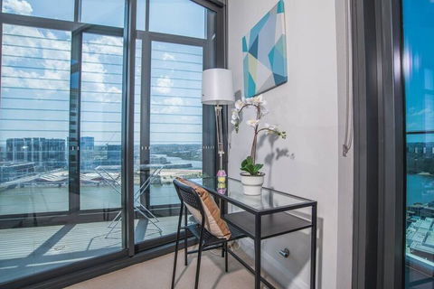 Panoramic Water View APT @rhodes - Tourism Caloundra 4