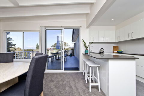 Possums Apartment - Tourism Caloundra 4