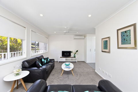Possums Apartment - Tourism Caloundra 3