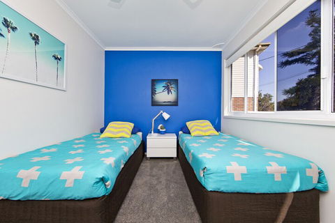 Possums Apartment - Tourism Caloundra 2