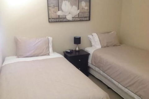 Breakaway Apartments - Tourism Caloundra 2