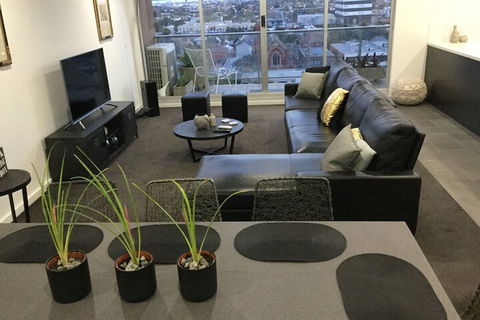 Sub Penthouse On Barkly Street - Tourism Caloundra 7