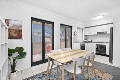 HOLT1 Crows Nest Holtermann Street - Tourism Caloundra 3