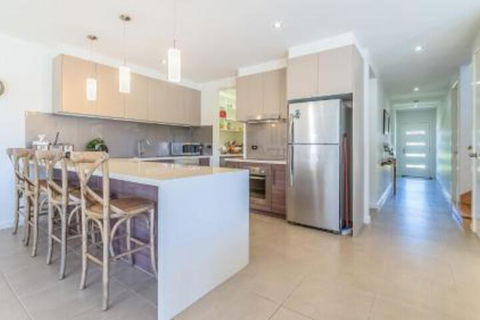 29 Birch Crescent Cowes - Tourism Caloundra 0