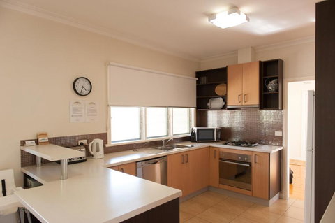 Murray House - Tourism Caloundra 3