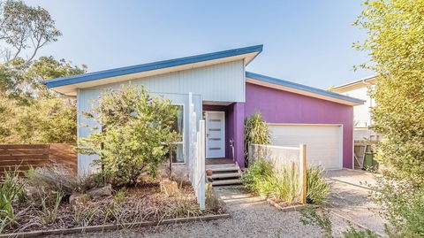 House On 37 Barramundi Near Smiths - Tourism Caloundra 3