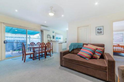2 / 3 Wyndham AveCowes - Tourism Caloundra 6