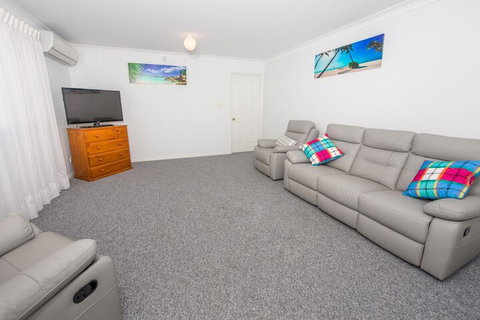 Ajax Avenue 2 / 35 Nelson Bay - Tourism Caloundra 6