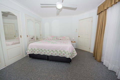Ajax Avenue 2 / 35 Nelson Bay - Tourism Caloundra 2