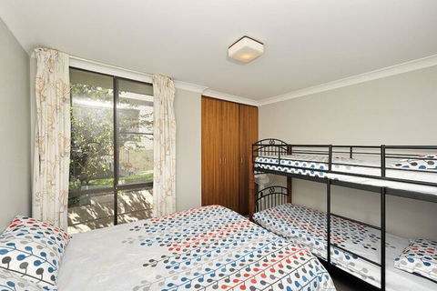 The Crest Unit 5 / 6 8 Tomaree Road - Tourism Caloundra 4