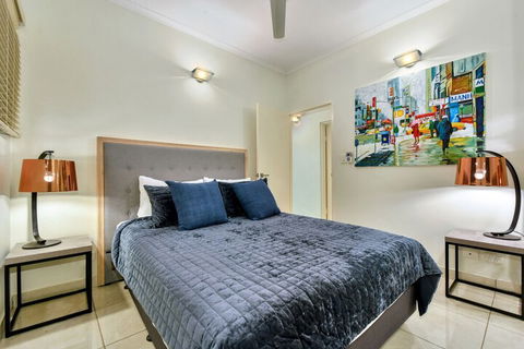 Darwin City Lights Jacuzzi - Tourism Caloundra 7