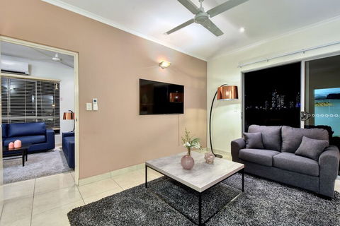 Darwin City Lights Jacuzzi - Tourism Caloundra 6