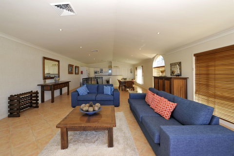 Marine Dr 2 / 70 Fingal Bay - Tourism Caloundra 0