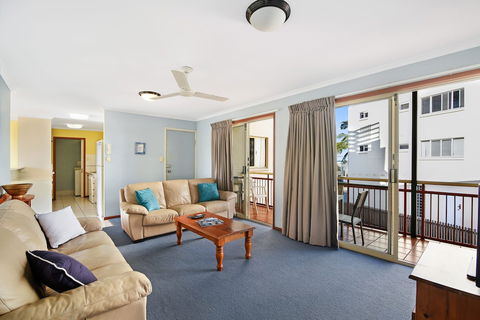 Vaai Moana - 5/10 Oriole Avenue - Tourism Caloundra 5