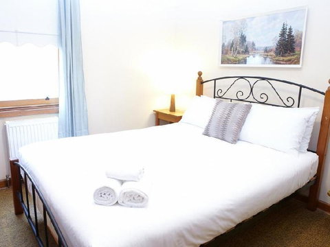 Amara Springs Guest House - Tourism Caloundra 6