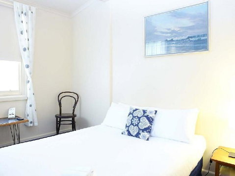 Amara Springs Guest House - Tourism Caloundra 4