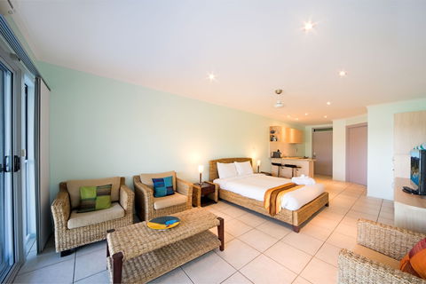 Baybliss Studio 3 - Tourism Caloundra 3
