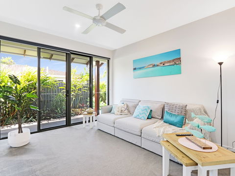 Adelong - Tourism Caloundra 4