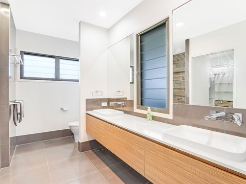 Adelong - Tourism Caloundra 5
