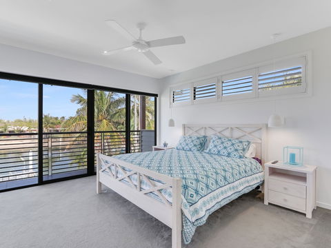 Adelong - Tourism Caloundra 1