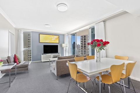 Ocean & Riverview At Chevron Renaissance - Tourism Caloundra 3