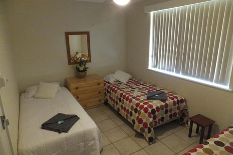 Ocean Beach Chalet 15 - Tourism Caloundra 3