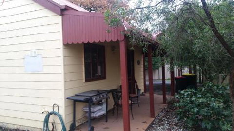 About Time Retreats Studio Three - Tourism Caloundra 4