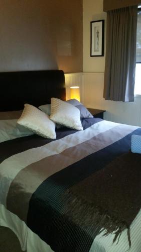 About Time Retreats Studio Three - Tourism Caloundra 6