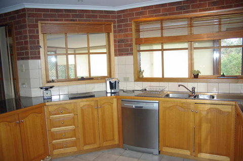 Getawaytoaljon - Tourism Caloundra 2