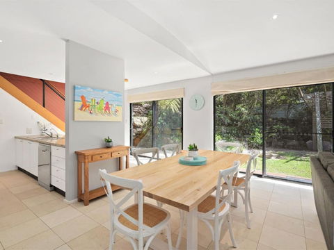 Avoca Beach Living 84 Avoca Drive Avoca Beach - Tourism Caloundra 6