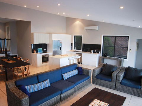 Absolutely Avoca 114a Avoca Drive Avoca Beach - Tourism Caloundra 3