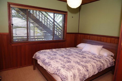 LaMaison De Shines 13 Dulconghi Street - Tourism Caloundra 1