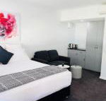 The Avenue Inn - Tourism Caloundra