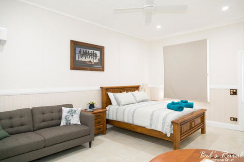 The Convent Boutique Accommodation & Cafe - Tourism Caloundra 2